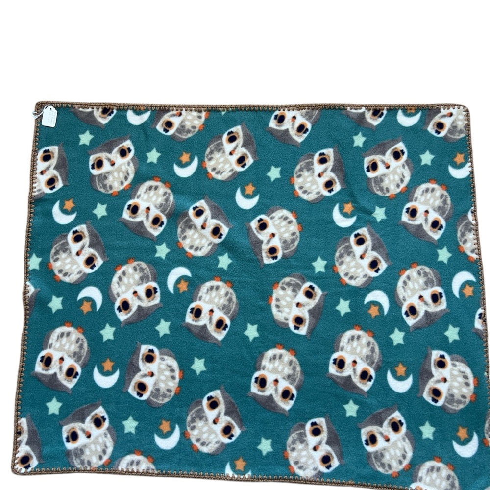 Fleece throw Teal with Owl pattern